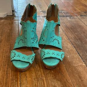 BKE Sole eyelet wedges